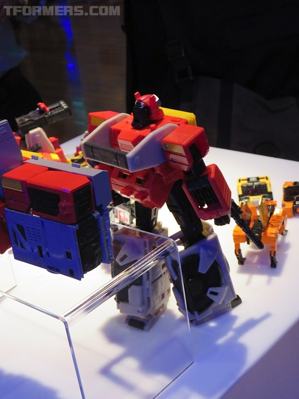 NYCC 2015   Transformers Combiner Wars Galvatron, Skullcruncher, Blaster, More  (78 of 80)